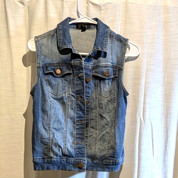 Jean Jacket Vest Excellent Condition Bin W - Picture 1 of 7